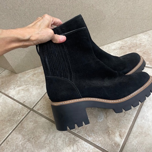 Dolce Vita hopper Black Suede Lug Sole Block Heel Ankle Boots Size 9M NWOT - Picture 4 of 11